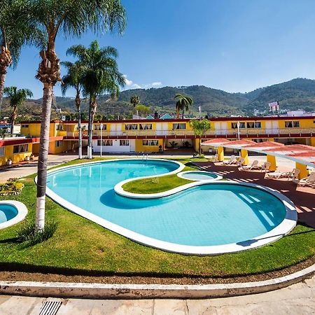 Capital O Colon, Ciudad Guzman Jalisco Hotel Exterior photo