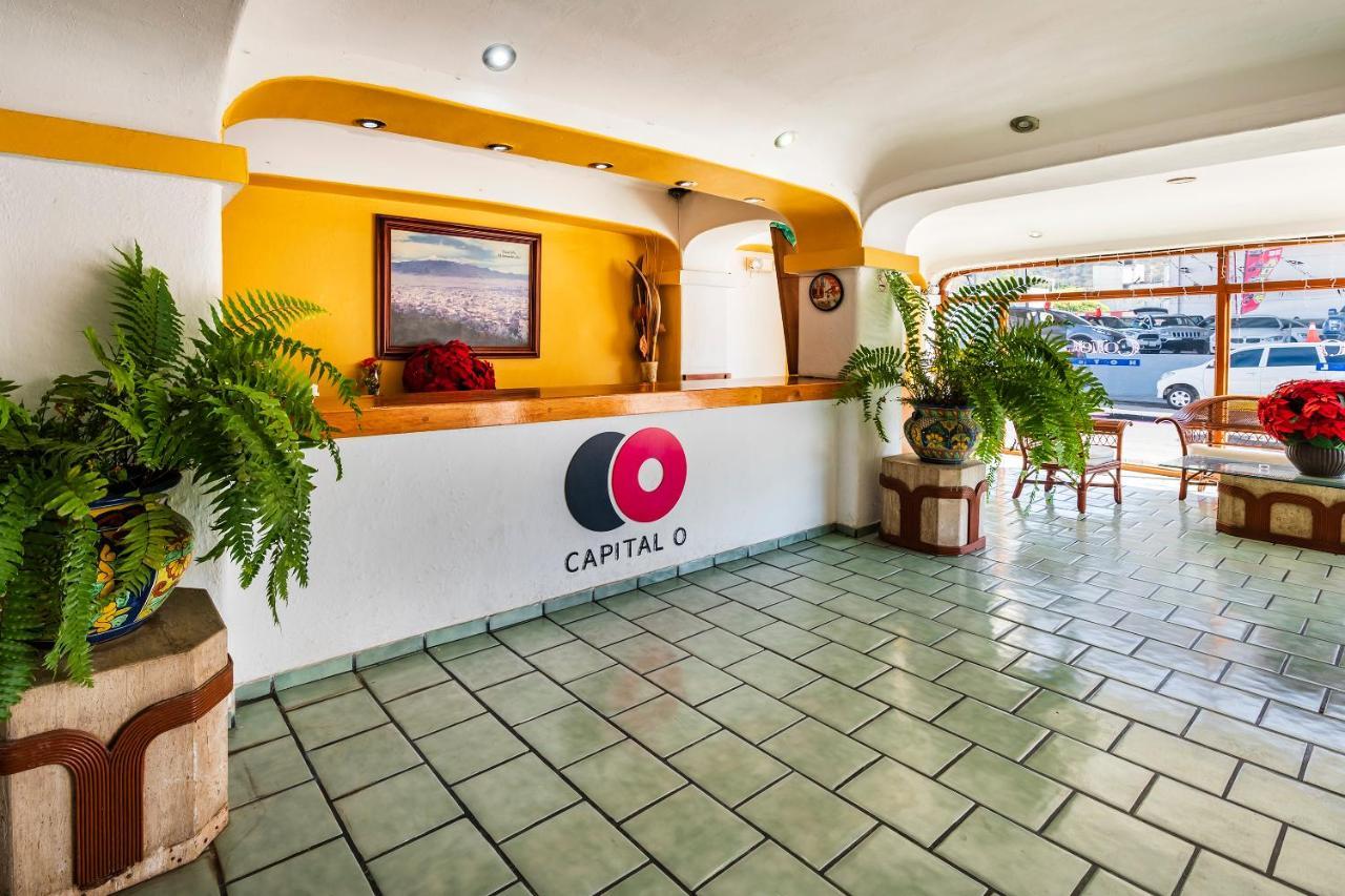 Capital O Colon, Ciudad Guzman Jalisco Hotel Exterior photo